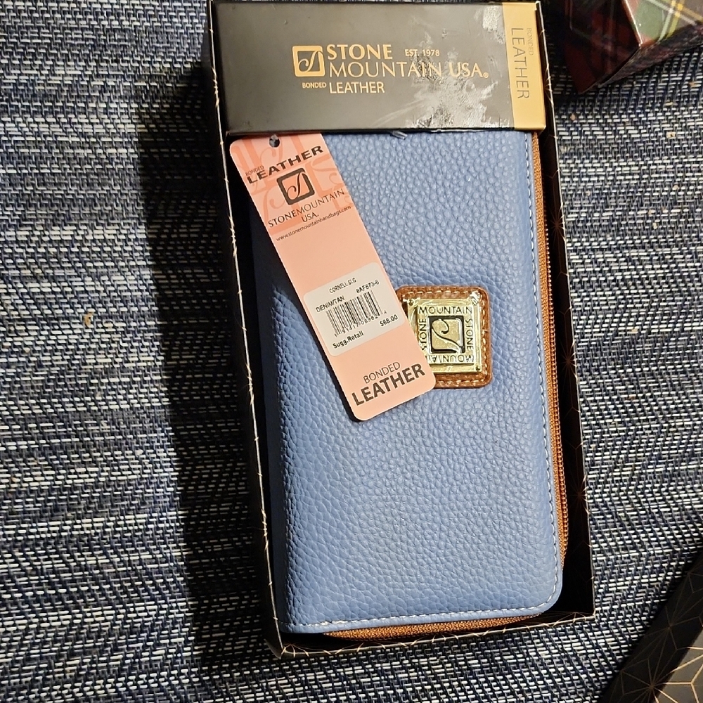 Stone Mountain Blue Leather Wallet